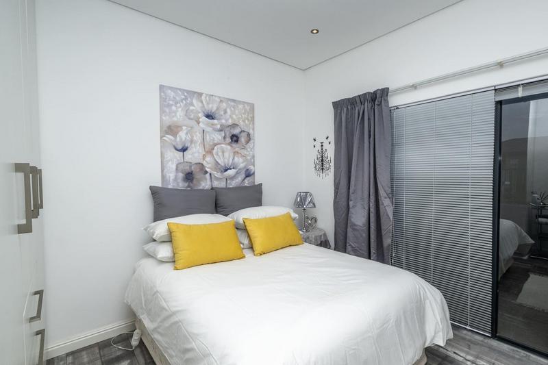 4 Bedroom Property for Sale in Kaapsig Western Cape
